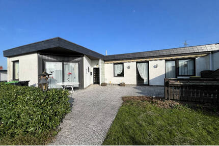 Wohnen auf einer Ebene - Bungalow in ruhiger, gewachsener Nachbarschaft - Riegelsberg