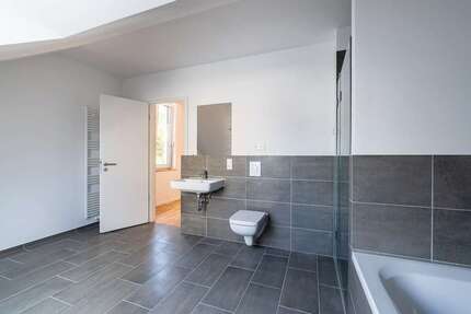 Haus zum Mieten in Beelitz 1.590,00 € 127.29 m²