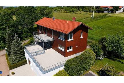 Freistehendes Einfamilienhaus in Feldrandlage mit großzügigen Terrassenflächen - Calw-Heumaden