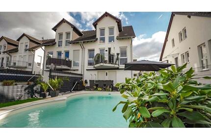 Hochwertige möblierte Doppelhaushälfte in Bendorf Sayn mit Pool