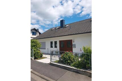 Gepflegtes Einfamilienhaus mit Garten zu verkaufen! - Büdingen