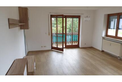 3 Zimmer Balkon Aussicht - 630,00&nbsp;EUR Kaltmiete, ca.&nbsp; 80,00&nbsp;m&sup2; in Aldersbach (PLZ: 94501)