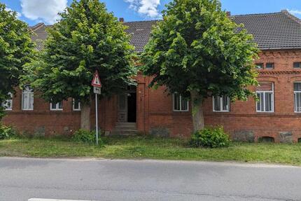 Massivhaus mit 5.200m2 Grundstück in 16866 Gumtow - Kyritz