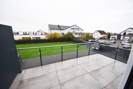 DIETZ: Gehobene 3-Zimmer Büro- Praxisfläche mit hochwertiger Einbauküche, Tageslichtbad, Kunden-WC! - Babenhausen