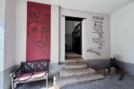 Wohnung zum Kaufen in Naumburg 295.000,00 € 321.43 m²