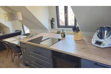Moderne 92m² Dachwohnung mit Mainblick - sofort bezugsfertig & ruhig gelegen - Erlach am Main