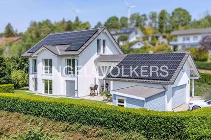 Haus zum Kaufen in Häusern 725.000,00 € 215 m²