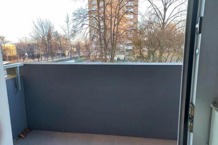 Schöne 2 Zimmerwohnung mit Balkon und Einbauküche in Giebel - Stuttgart Stuttgart-West