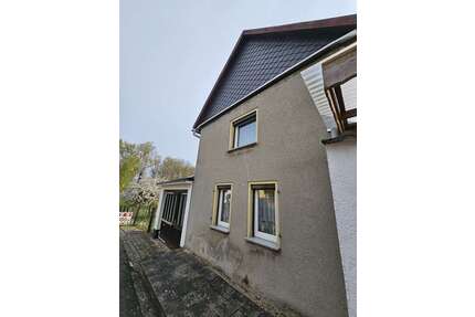 Haus zum Kaufen in Freienbessingen 50.000,00 € 125 m²