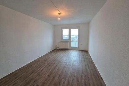 Ab 15.06. - endlich wieder eine 4-Raum-Wohnung mit Balkon! Jetzt schnell sein! - Brandenburg an der Havel Görden