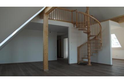 Großzügige Galeriewohnung mit 3,5 Zimmer im DG - Buttenwiesen