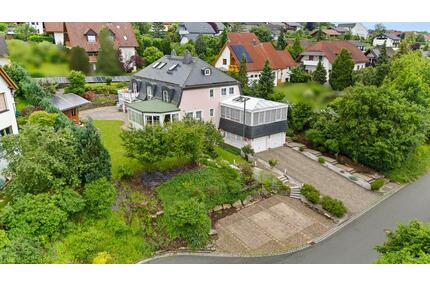 Luxuriöse Architektenvilla! 1561 m² Grundstück in ruhiger Lage - Stadtsteinach