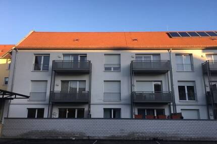 Helle und großzügige 2 Zimmerwohnung EG - Süd-Terrasse - Einbauküche - Erlangen Innenstadt
