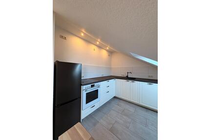 Erstbezug nach Sanierung – stilvolle 3-Zimmer-DG Wohnung mit EBK, viel Licht & Raumgefühl - Dresden Neustadt