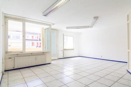 Erstbezug nach Sanierung: 2,5-Zi.-Wohnung mit Balkon im 1. OG - Weil am Rhein