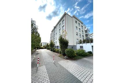 Attraktive 3-Zimmer-Wohnung im 3. OG mit Balkon in Wiesbaden