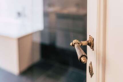 Wohnung zum Mieten in Halle 2.335,00 € 190 m²