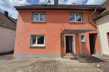 EFH mit Anbau, 2 Garagen & mehreren Stellplätzen – Renovierungsobjekt mit viel Potenzial für den schmalen Geldbeutel - Gries