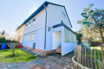 Zweifamilienhaus mit Doppelgarage und Garten in Nürnberg Falkenheim