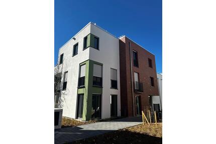 Traumhafte 4-Zimmer-Wohnung mit 3 Terrassen und viel Licht – Neubau in Frechen