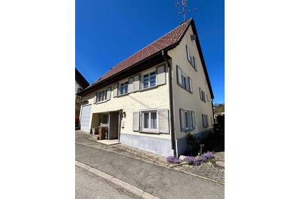Ideal für Familien & Handwerker - großzügiges Haus mit Garten, Werkstatt und Potential! - Zimmern unter der Burg