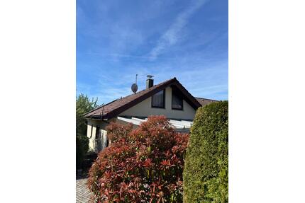Einfamilienhaus mit großzüg. Garten, Pool, Garage & Carport - Mögglingen