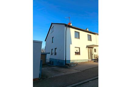 Großzügige Doppelhaushälfte in attraktiver Lage - Winnenden