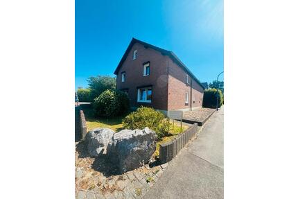 Haus mit Halle und Grundstück in Simmerath Strauch zu verkaufen