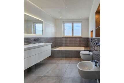 Haus zum Kaufen in Frankfurt 2.050.000,00 € 225 m²