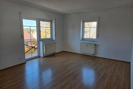 Mietwohnung - 1.000,00&nbsp;EUR Kaltmiete, ca.&nbsp; 88,00&nbsp;m&sup2; in Untergriesbach (PLZ: 94107)