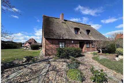 Haus zum Kaufen in Hemmoor 439.000,00 € 268.66 m²