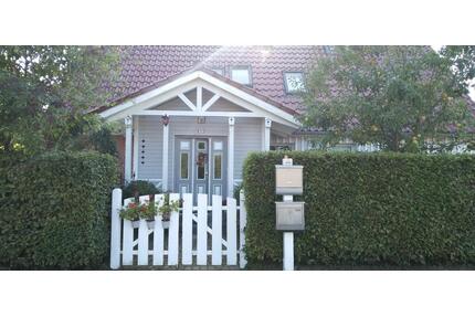 Dachgeschoss mit Balkon im Grünen für Zwei - Bad Segeberg