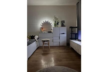 1 Zimmer Wohnung in Schwanheim mit Balkon kein Jobcenter - Frankfurt am Main