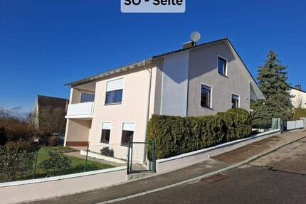 Geräumiges Familienhaus mit Einliegerwohnung sowie Balkon und Terrasse in Wemding (86650)