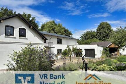 Charmantes Landhaus mit viel Platz auf einzigartigem Grundstück - Janneby Süderzollhaus