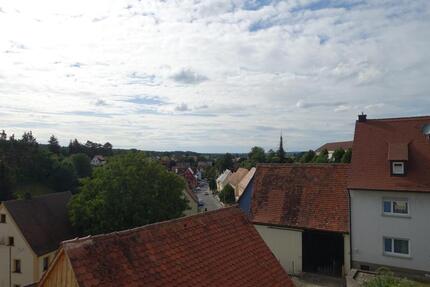 Über den Dächern Roßtals - Großzügige 4,5-Zimmer-Wohnung