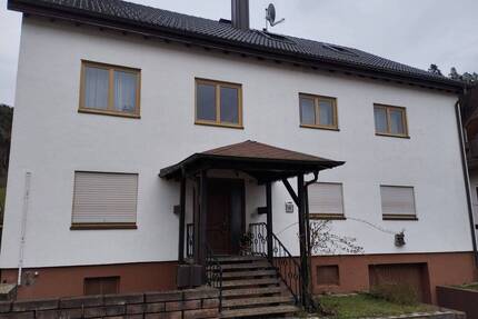 Tolle, kernsanierte 3,5 Zimmer DG Wohnung in Eschbach Flaunserstr. 11 - Stegen Eschbach Oberau