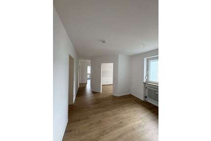 Wohnung zum Mieten in Roßtal 808,20 € 101.66 m²