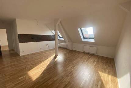 CONNEWITZ * renovierte gemütl. 2 Zimmer-Whg* amerikanische Küche zum WZ* Parkett*Tageslichtbad - Leipzig