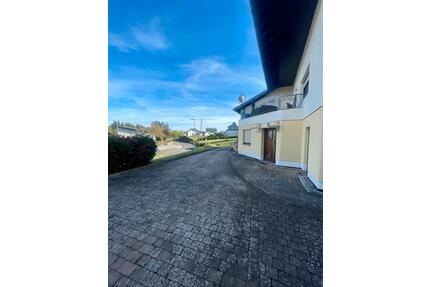 Schöne Mietwohnung 2 ZKB, Flur, separater Eingang - Uersfeld