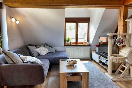 Gepflegte 76 qm DG-Wohnung - 760,00&nbsp;EUR Kaltmiete, ca.&nbsp; 76,00&nbsp;m&sup2;&nbsp;Wohnfl&auml;che in Birkenfeld (PLZ: 75217)