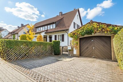 Hünfeld, Wohnhaus mit ELW - 650.000,00&nbsp;EUR Kaufpreis, ca.&nbsp; 250,00&nbsp;m&sup2;&nbsp;Wohnfl&auml;che in Hünfeld (PLZ: 36088)