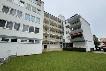 STIMMO - Haar, renovierungsbedürftige 3-Zimmer Etagenwohnung mit günstigem Erbpachtzins