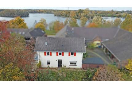 Bauernhaus auf historischem Hof mit Seeblick in Duisburg-Baerl