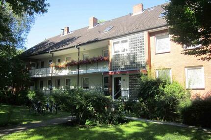 Schöne, modernisierte 2,50-Zimmer-Wohnung mit Balkon - Lübeck Sankt Jürgen