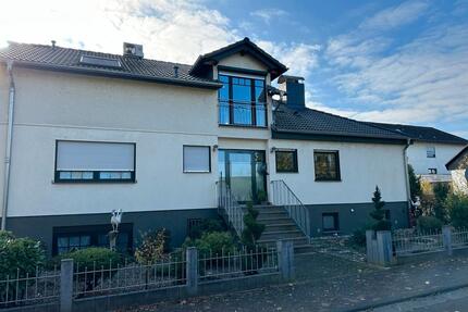 Provisionsfrei: Großes Einfamilienhaus mit Pool in Heidesheim - Ingelheim am Rhein Heidesheim am Rhein