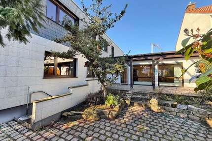 Haus zum Mieten in Viernheim 1.850,00 € 198 m²
