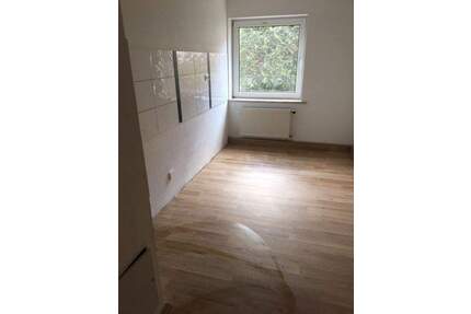 Schöne Wohnung im EG saniert in Teuchern günstig zu verkaufen !!!