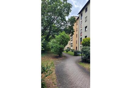 Großzügige 4-Zimmer-Wohnung mit Loggia, TG-Stellplatz, Wallbox un - Nürnberg Eberhardshof