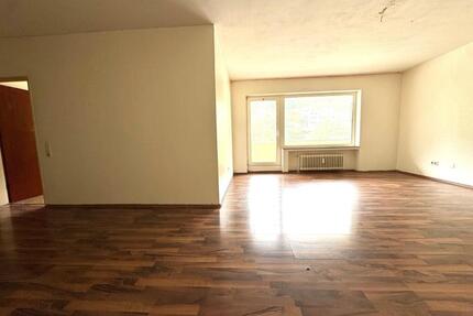 zentral gelegene 3,5 Zimmerwohnung mit riesigem Balkon ab sofort frei - Altena